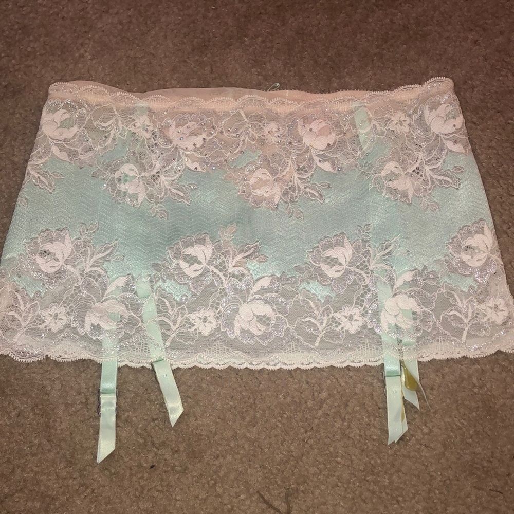Victoria’s Secret Mint Green Lace Guarder